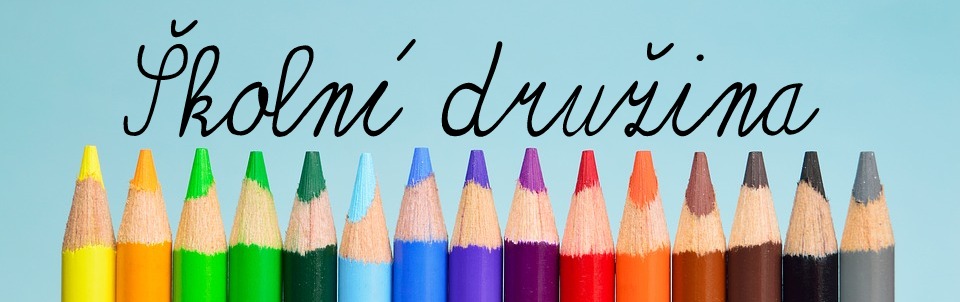 &Scaron;koln&iacute; družina a barevn&eacute; pastelky